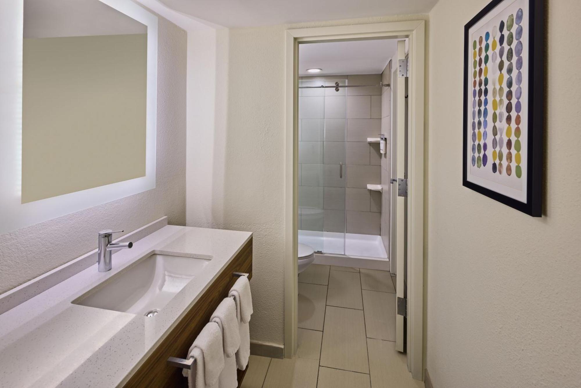 Holiday Inn Express & Suites Charleston Dwtn -Westedge By Ihg Exteriör bild